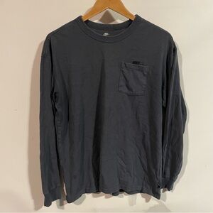 Nike loose fit Men's Dark Gray Long Sleeve Tee